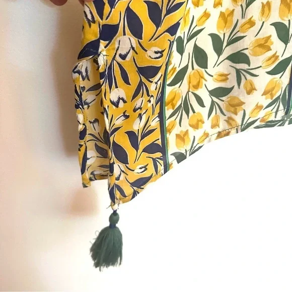 Democracy Floral Short Sleeve Split Hem Top Size Small - Picture 8 of 14